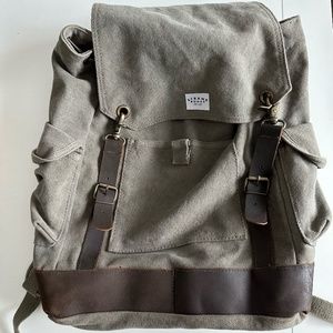The Strand Olive Green Backpack - LIKE NEW